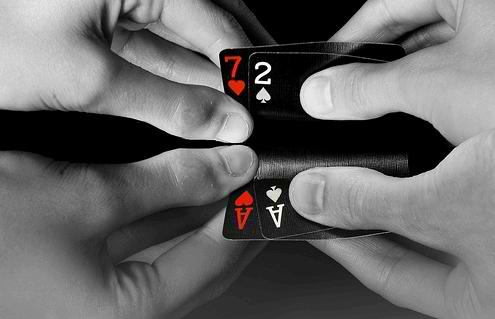 How To Bluff Online Poker